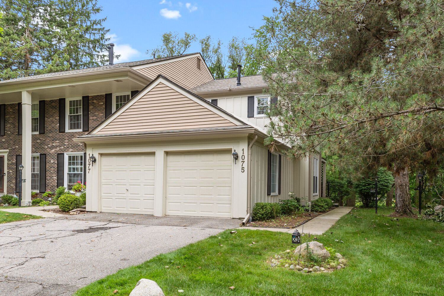 Paint Creek Ln, Rochester Hills, MI 48306
