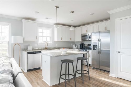 401 Altavista Dr, Clemmons, NC, 27012-7570 | Card Image