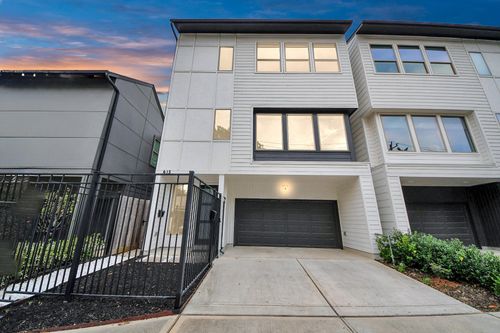 615 Oakley St, Houston, TX, 77006-5915 | Card Image