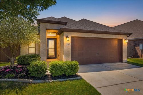 1917 Creek Ridge St, Seguin, TX, 78155-2421 | Card Image