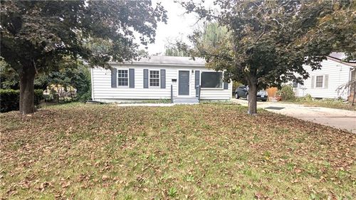 13516 12th St, Grandview, MO, 64030-3625 | Card Image