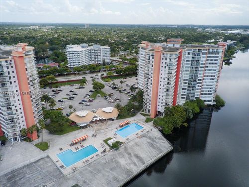 515w-1301 Ne Miami Gardens Dr, Miami, FL, 33179-4974 | Card Image