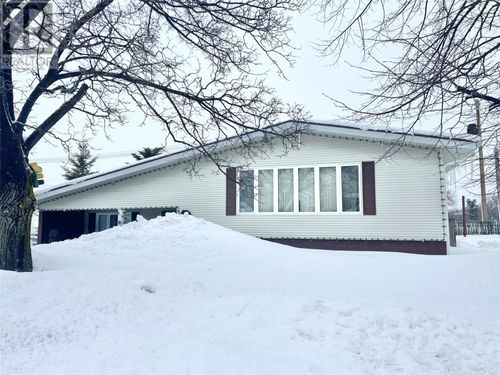 15 Lind Ave, Grand Falls-Windsor, NL, A2A1V9 | Card Image