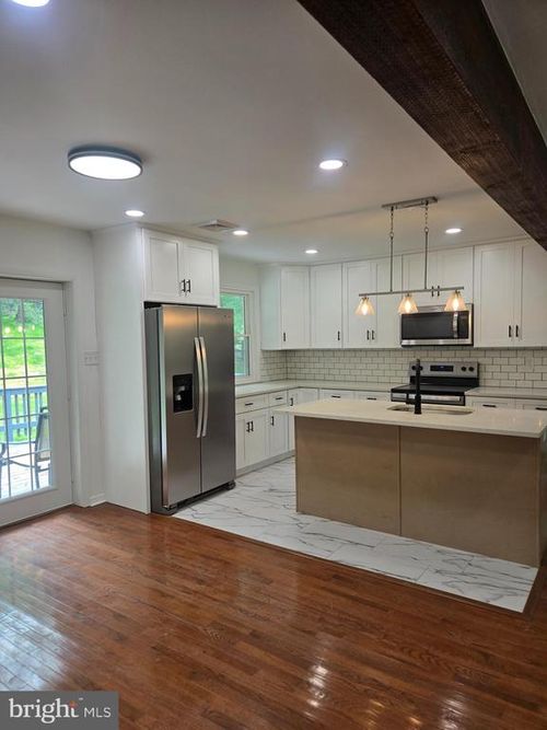 1016 W Boot Rd, DOWNINGTOWN, PA, 19335-4002 | Card Image