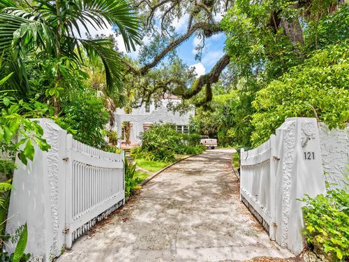 121 Rose Dr, Fort Lauderdale, FL, 33316-1043 | Card Image