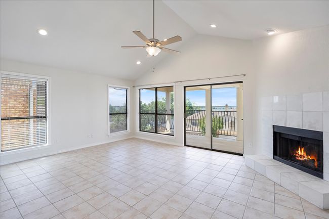 5709 Southern Cross Dr, Townhouse with 3 bedrooms, 3 bathrooms and null parking in Rockwall TX | Image 5
