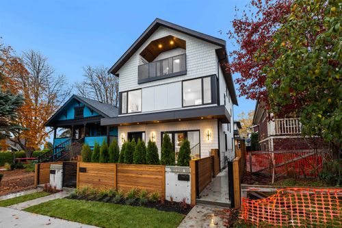 2609 Dundas St, Vancouver, BC, V5K1R1 | Card Image