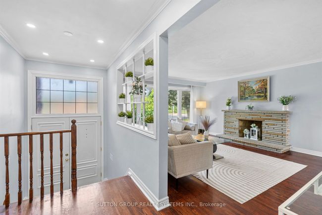 732 Royal York Rd, House other with 7 bedrooms, 4 bathrooms and 4 parking in Etobicoke ON | Image 5