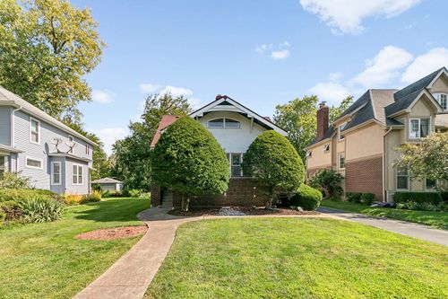 354 Lionel Rd, Riverside, IL, 60546-2220 | Card Image