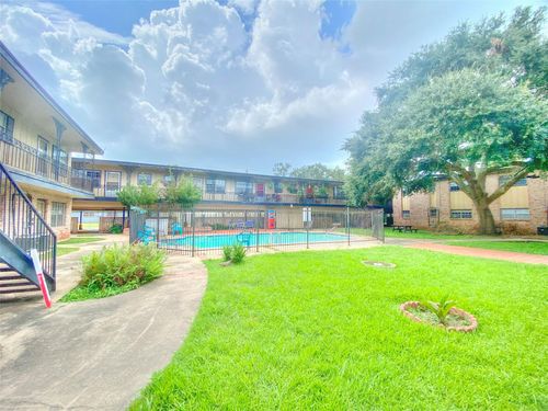 8-2400 5th St, Bay City, TX, 77414-6201 | Card Image