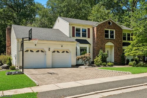 2 Link Pl, Edison, NJ, 08820-4401 | Card Image