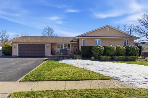 15 Leeward Ln, Commack, NY, 11725-2606 | Card Image