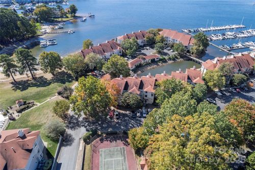 apt-m-18009 Kings Point Dr, Cornelius, NC, 28031-0030 | Card Image