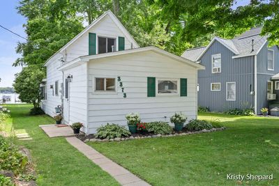 3373 Sandy Beach Street, House other with 2 bedrooms, 1 bathrooms and null parking in Wayland MI | Image 1