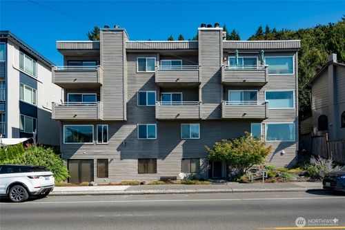 apt-303-4226 Beach Dr Sw, Seattle, WA, 98116-4604 | Card Image