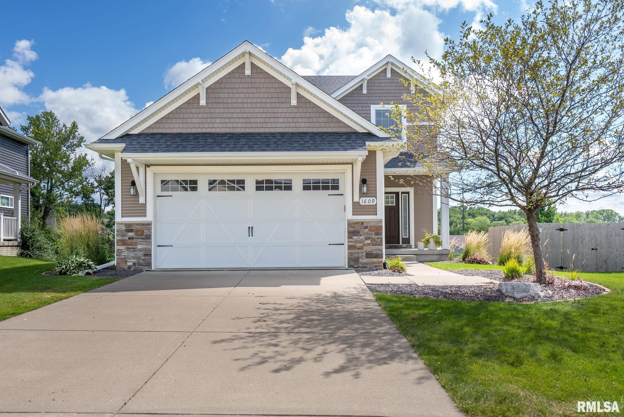 Shamrock Dr, Davenport, IA 52807