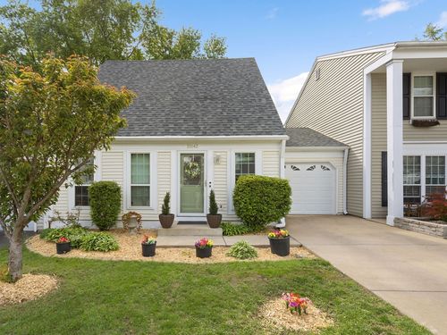 3S142 Birchwood Dr, Warrenville, IL, 60555-2602 | Card Image