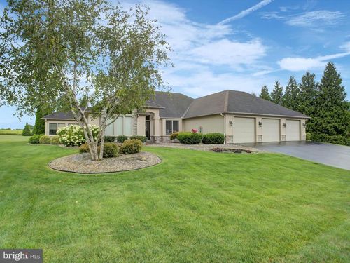 3512 Fox Hill Dr, CHAMBERSBURG, PA, 17202-7068 | Card Image