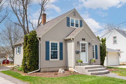 W63N391 Hillcrest Avenue, Cedarburg, WI, 53012 | Card Image