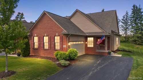 44-6912 Stonewood Pl, Clarkston, MI, 48346-5016 | Card Image