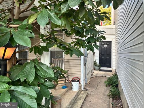 433 N 41st St, PHILADELPHIA, PA, 19104-2235 | Card Image