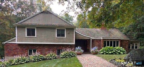 80 Pine Hollow Dr, Middlebury, CT, 06762-1518 | Card Image