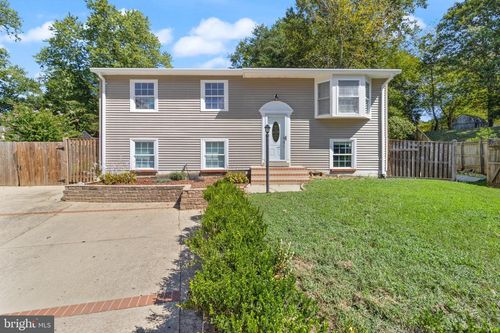 13730 Marilyn Ct, WOODBRIDGE, VA, 22193-4410 | Card Image