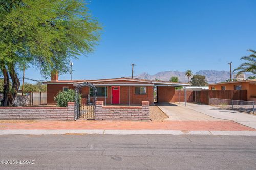 4301 E Hayhurst St, Tucson, AZ, 85712-1629 | Card Image