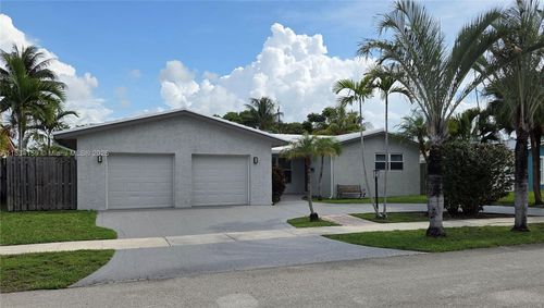 1245 Coral Ln, Hollywood, FL, 33019-2203 | Card Image