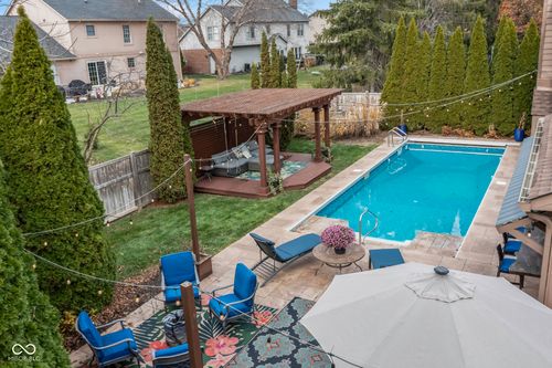 10740 Pine Bluff Dr, Fishers, IN, 46037-9271 | Card Image