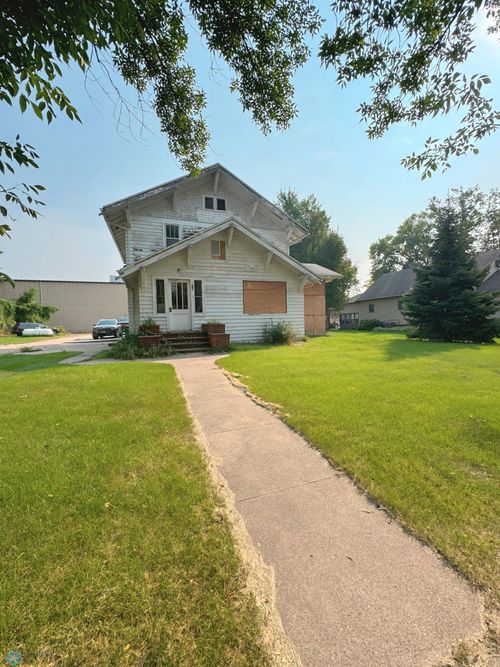 220 1st Ave Nw, Mayville, ND, 58257-1116 | Card Image