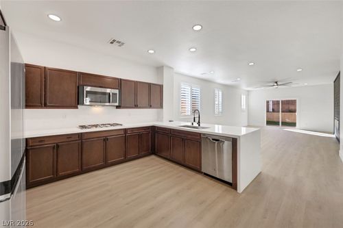 7035 Thistle Ridge St, Las Vegas, NV, 89166-7155 | Card Image