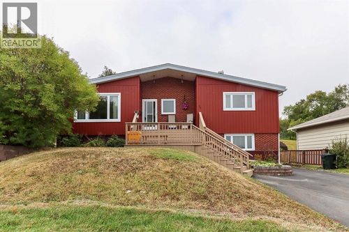 29 Wildwood St, Saint John, NB, E2J2V9 | Card Image