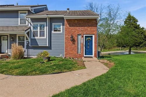 288 Ne Bayview Dr, Lee's Summit, MO, 64064-1599 | Card Image