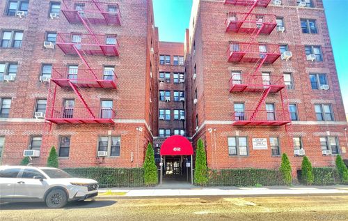 5c-42-52 Layton Street, New York, NY, 11373 | Card Image