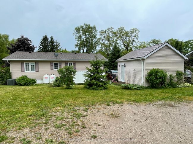 14 Garden Rd, Home with 4 bedrooms, 2 bathrooms and 2 parking in Goderich ON | Image 28