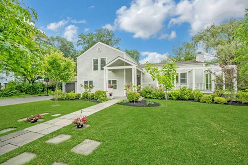 31 Pierce Dr, Pleasantville, NY, 10570-1011 | Card Image