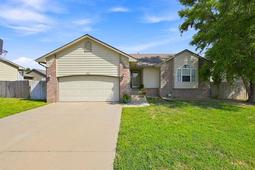 200 E Stone Path St, Derby, KS, 67037-9453 | Card Image