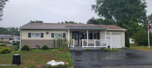 3275 Maryvale Dr, Schenectady, NY, 12304-3939 | Card Image