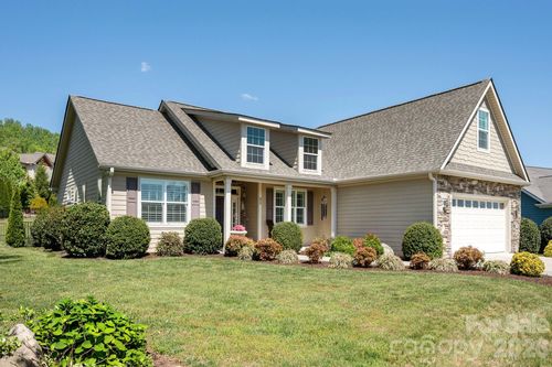 31 Black Iron Ln, Hendersonville, NC, 28792-3309 | Card Image