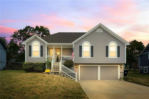 1307 Deena St, Pleasant Hill, MO, 64080-1186 | Card Image