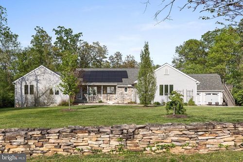 76 Gruber Rd, SUMMIT POINT, WV, 25446-3518 | Card Image