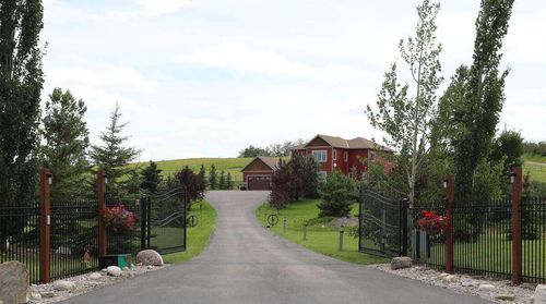 32015 292 Ave E, Foothills, AB, T1S4P7 | Card Image