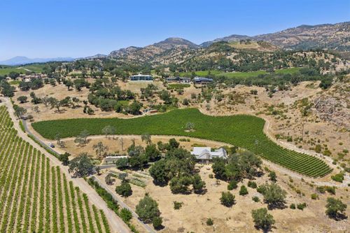 1035 Loma Vista Dr, Napa, CA, 94558-9753 | Card Image