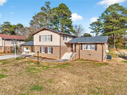 5657 Bob White Cir Nw, Lilburn, GA, 30047-6123 | Card Image