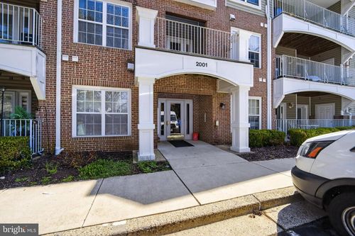 102-2001 Warners Ter N, ANNAPOLIS, MD, 21401-8758 | Card Image