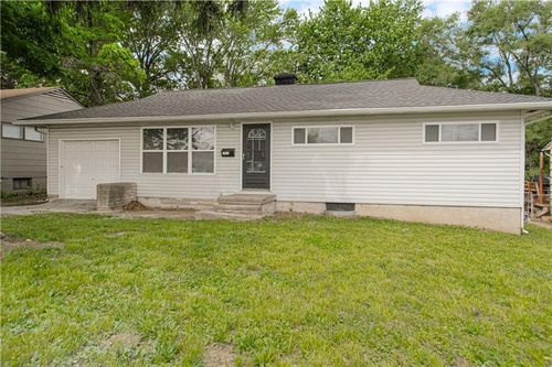 11004 Blue Ridge Blvd, Kansas City, MO, 64134-2744 | Card Image