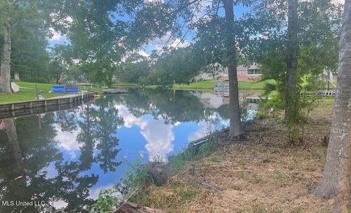 902 E Lakeshore Dr, Carriere, MS, 39426-7712 | Card Image