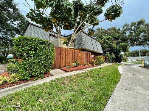 3824 Saxon Dr, NEW SMYRNA BEACH, FL, 32169-3845 | Card Image