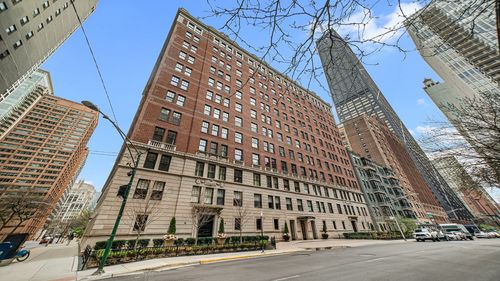 8c-227 E Delaware Place, Chicago, IL, 60611 | Card Image